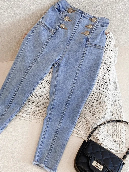 Girls Look Better in Sailor Jeans