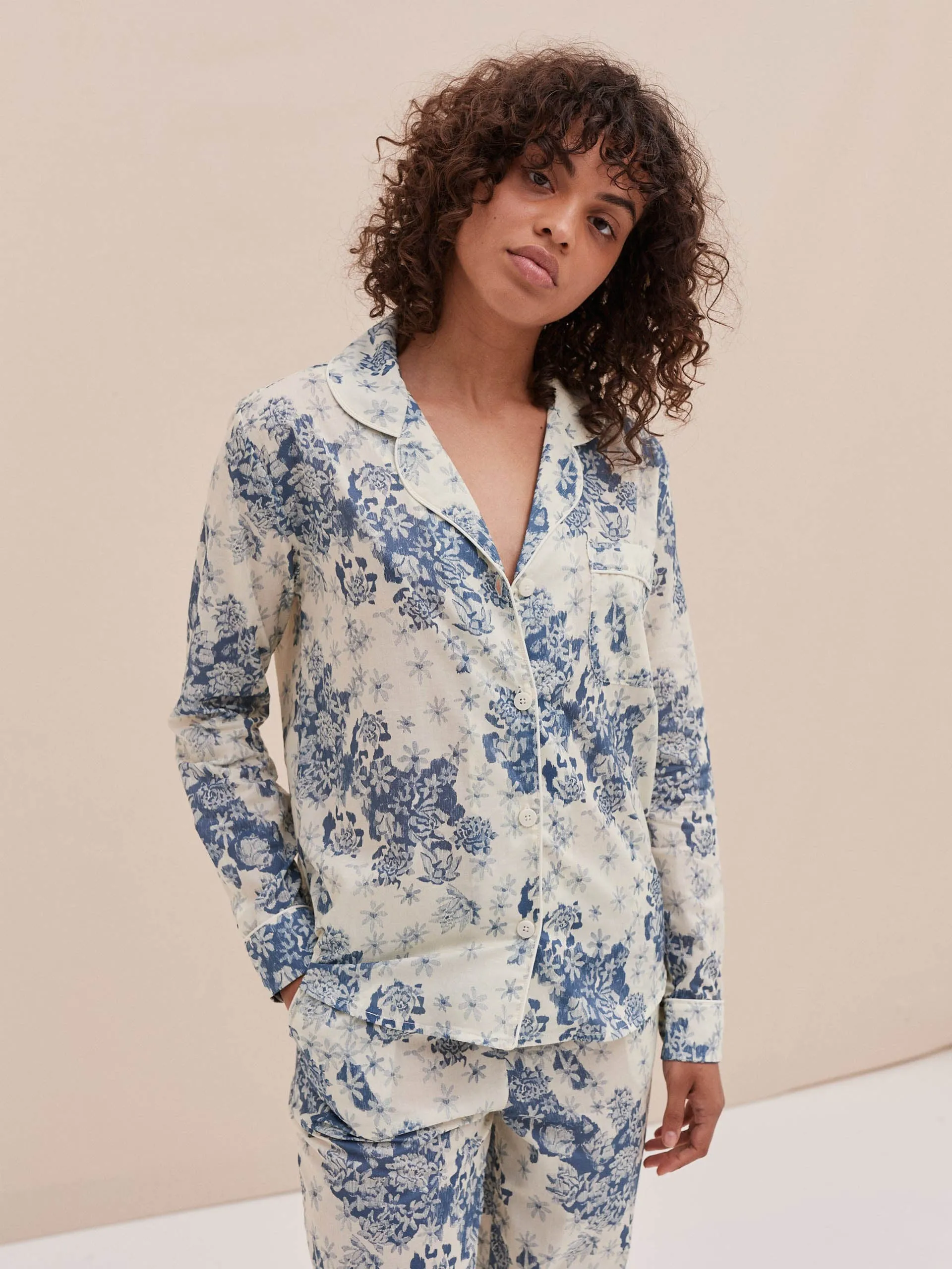 Long pyjama set flowers of time print blue