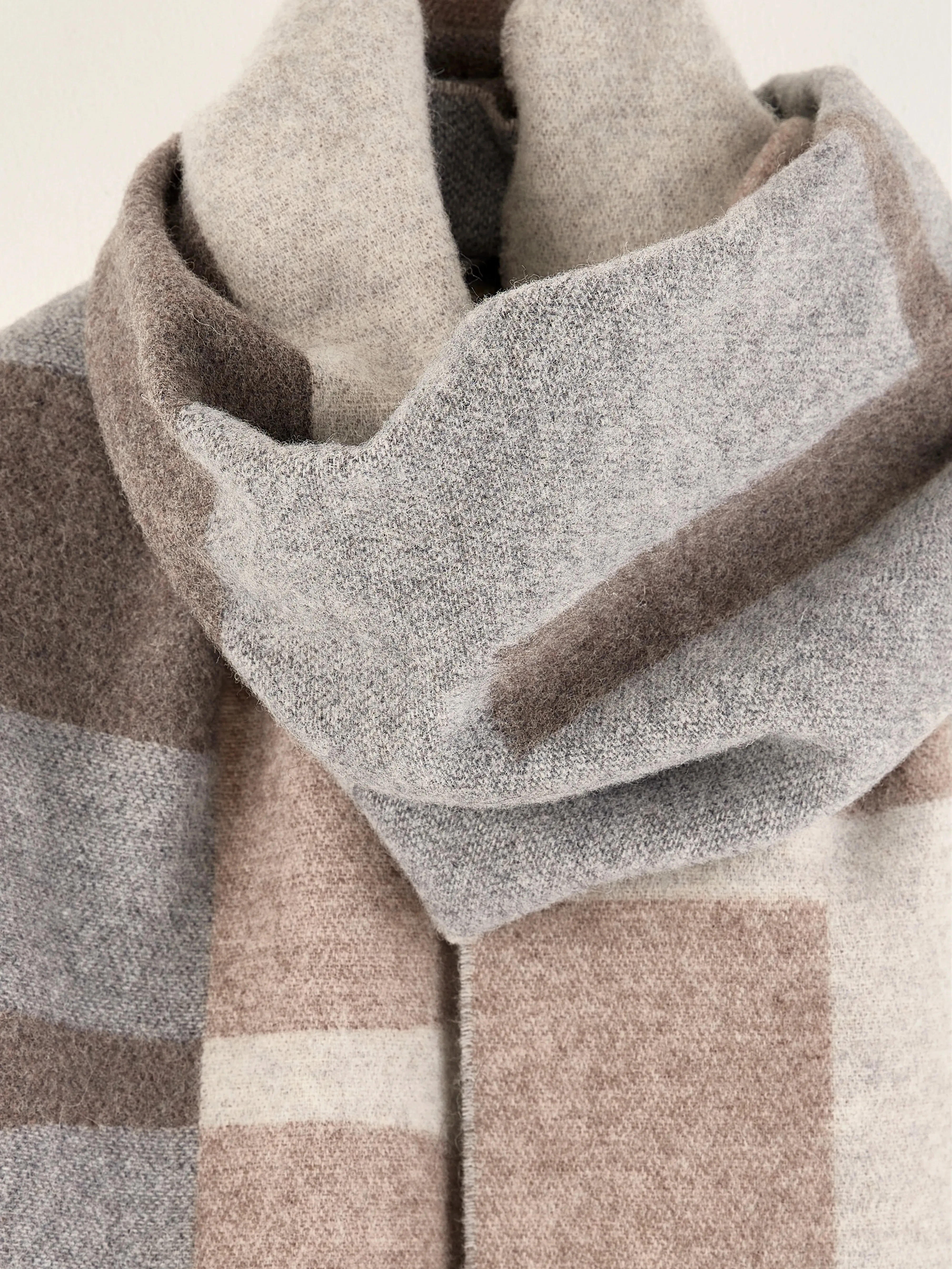 Myleb woven scarf (242 / W / DISPLAY B)